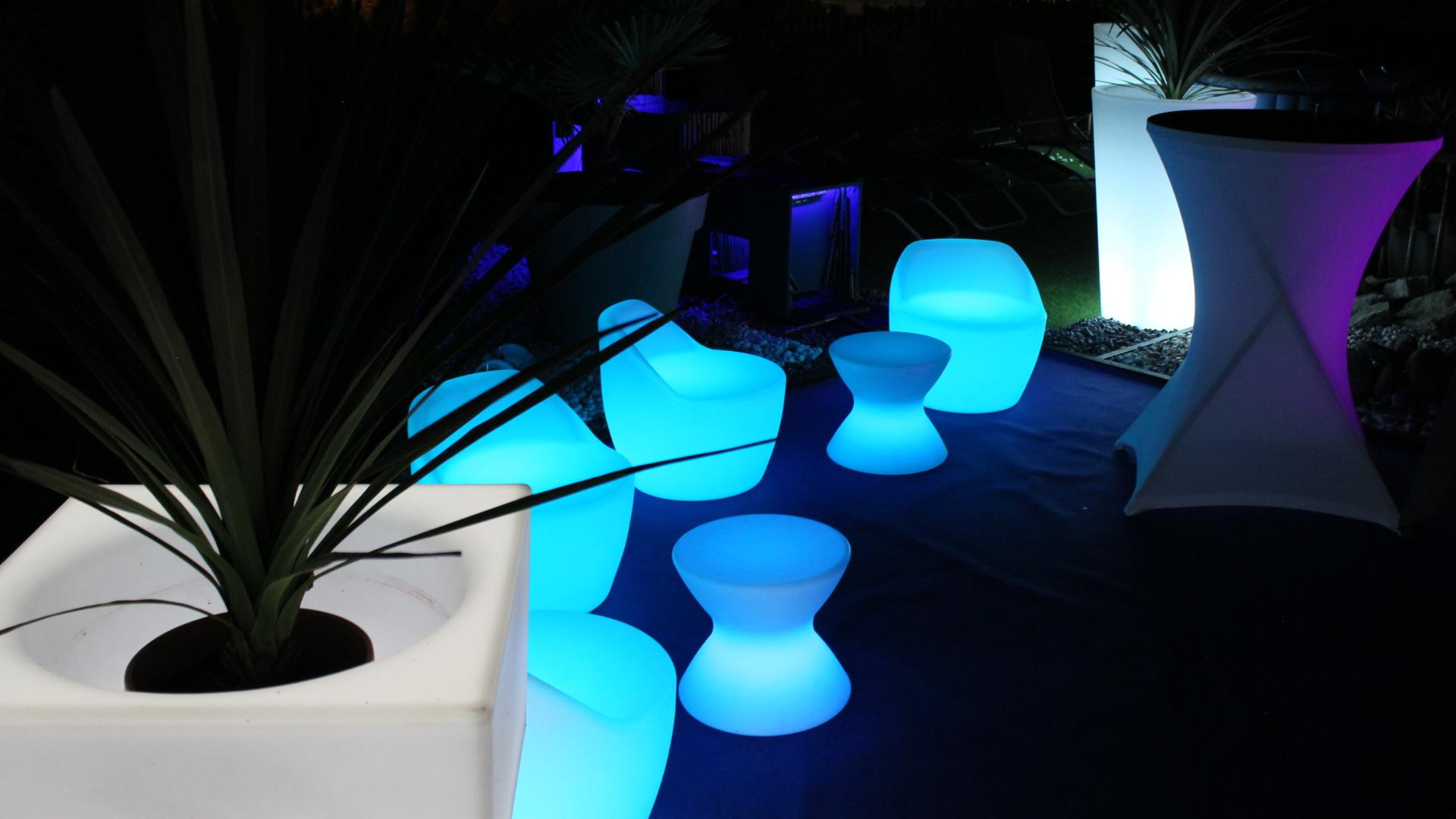 MOBILIER LUMINEUX
